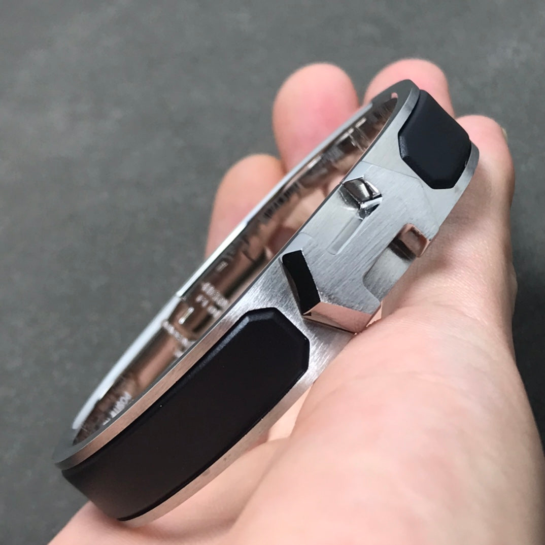 18K Super Hermes Black Bracelet