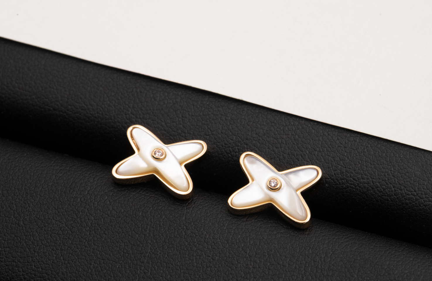 CHAUMET JEUX DE WHITE MOP ROSE GOLD DIAMOND EARRINGS