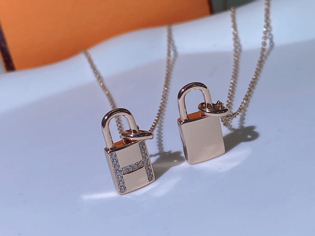 HERMES HM ADVANCED NICHE LOCK HEAD NECKLACE DIAMONDS