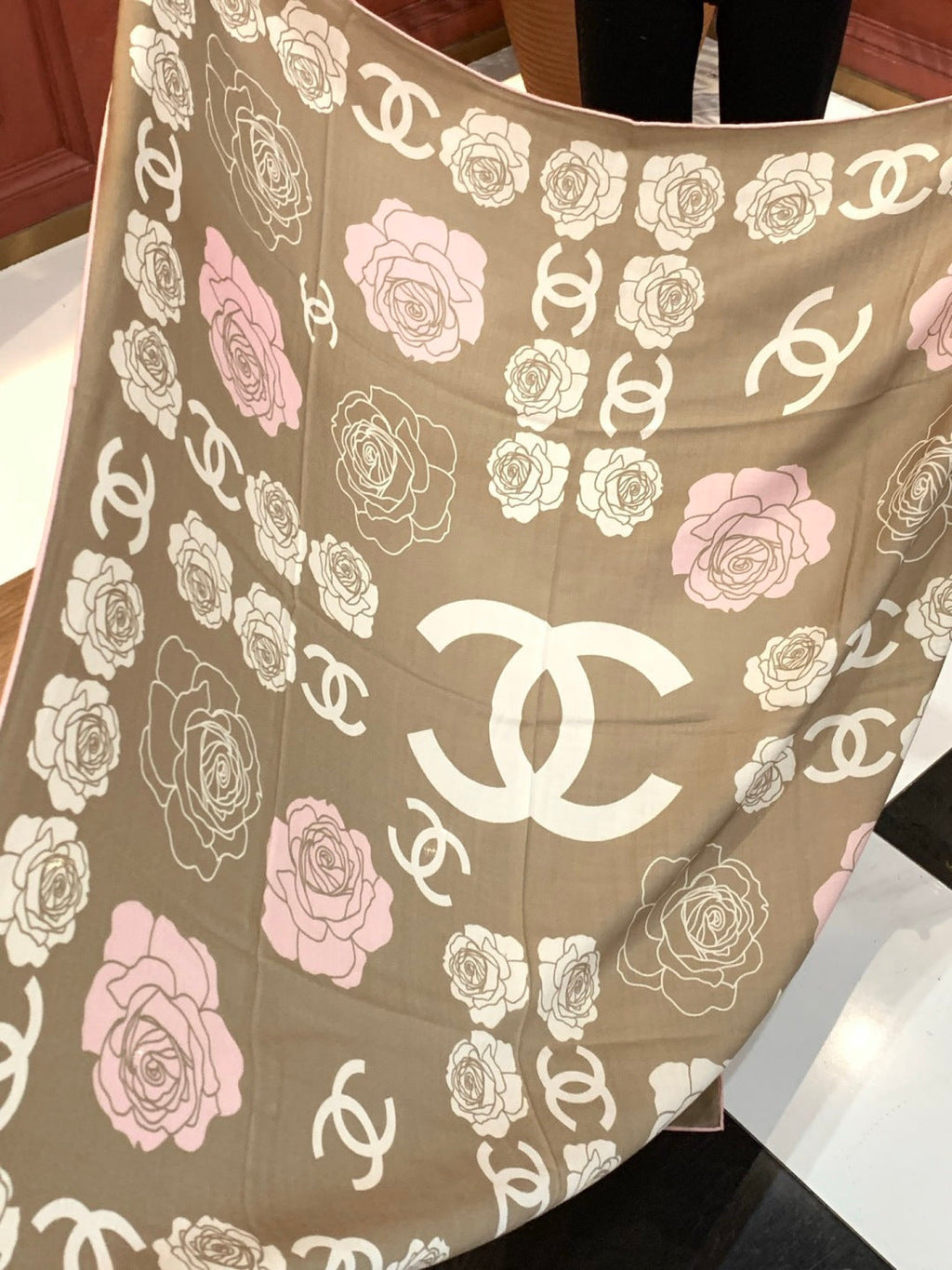 CHANEL 25S SCARF 140 CM IN CASHMERE AND SILK 943337